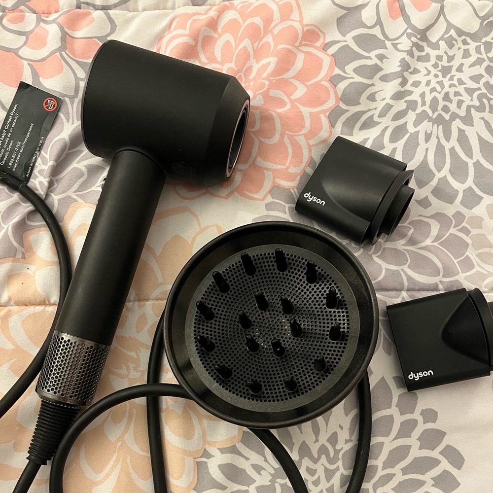 Dyson Supersonic Hair Dryer with Attachments